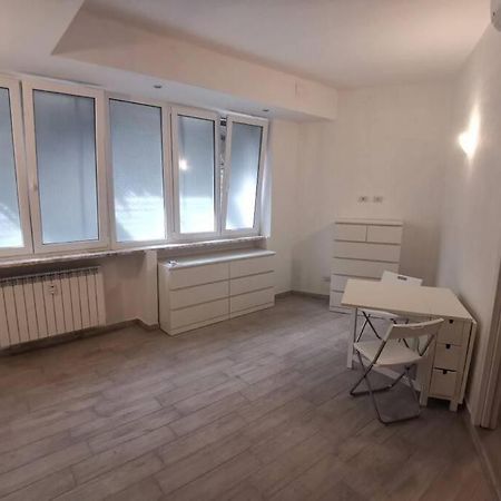 Confortable And Centrally Milan Flat Экстерьер фото